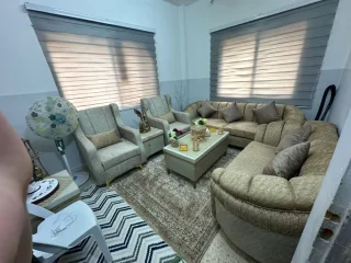 220مع طاولات استعمال شهرين للبيع المستعجل /م ر وة٢٠٠ 2