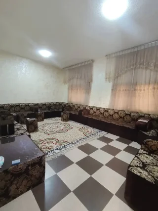بيت طابقين مستقل مساحه الارض 1800 ومساحه البناء 450  جاهز للسكن  او الاستثمار 11