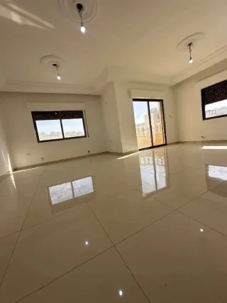 شقة جديدة طابق ثاني للبيع في ابو نصير حي الضياء بدفعة واقساط من المالك مباشرة 5