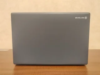 لابتوب بسعر خيالي ما يتفوّت 💥💻 مناسب للدراسة والاستخدام الخفيف! 4