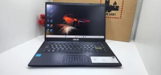 لابتوب asus  استعمال خفيف جدا ((مكفووول ))  مع جميع اغراضه للبيع ممتاز  للاعمال 10