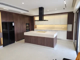 مطابخ وخزائن حائط وغرف نوم لامنيت وتخوت تنجيد