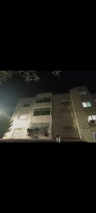 شقه للبيع في مرج الحمام مساحة ١٦٠م ب٤٠الف