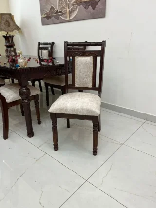 طاولة سفرة أنيقة مع 6 كراسي 🪑مصنوعة من خشب زان وبلوط بالكامل بجودة عالية 💯تنجيد 2