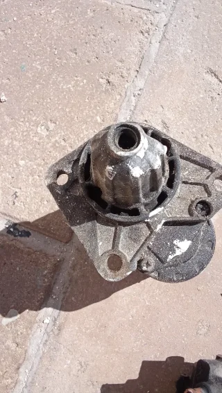 🚗 قطع بكب كيا ديزل للبيع 🔧متوفر للبيع قطع أصلية مستعملة بحالة جيدة:طرمبة ديزل (ت 10
