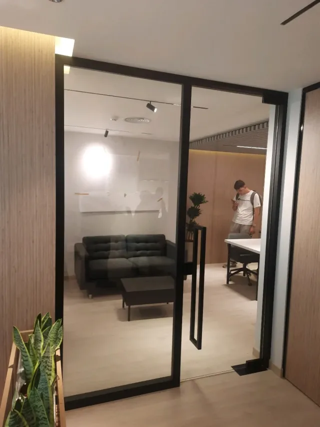 Shaheen Glass & Mirror 3