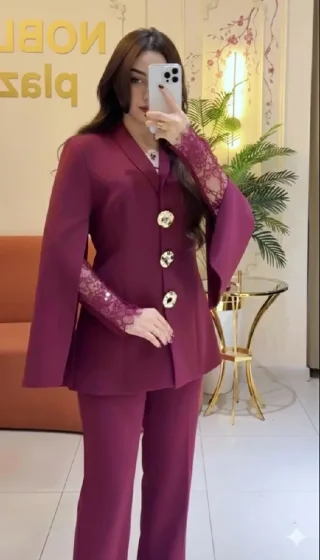 تم تكراار طقم الرويال 🎗✨️ قماش كريب مع تفاصيل دانتيل ناعمه الالوان : خمري❤️ ، اسود