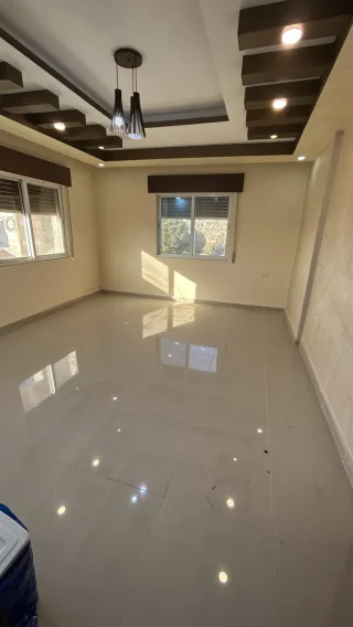 شقة سكنيه للايجار مميزه اطلاله فخمه جدا اربد