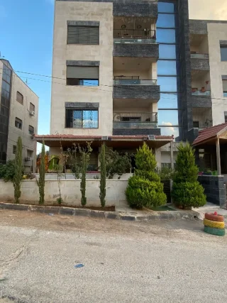 شقه ارضيه مساحه 186 داخلي 2