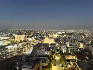 شقة طابق ٣ مع روف المساحة الكلية ٢٠٠م 3