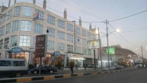 محل للايجار ٣٠٠ متر مربع 3