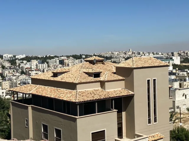اعمال قرميد وديكورات خشب خارجية