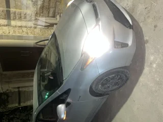 تويوتا بريوس فحص كامل للبيع او البدل على سيارة سعرها لا يتعدى 3000  والباقي كاش 3