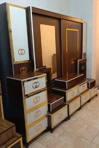 غرفة الغوتشي 🫠غرفة نوم ماستر بتصميم تركي 💫مكونة من 🥰👇تخت مجوز ✅خزانة بابين سحاب 4