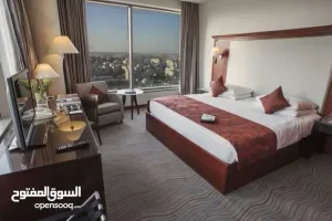 موكيت فاخر للبيع مساحة كل قطعة ٤*٤ تقريبا مع لبادة لعزل الحراره والرطوبة للبيع 5