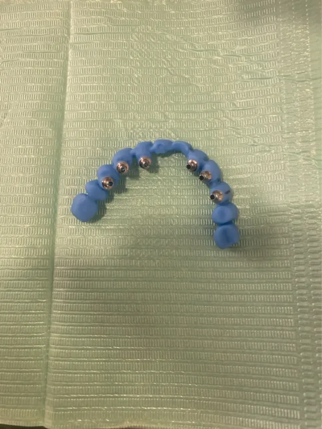 عيادات الصفدي والمومني لطب وزراعة وتقويم الاسنان 6