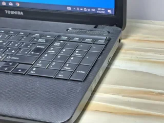 Laptop Toshiba 3