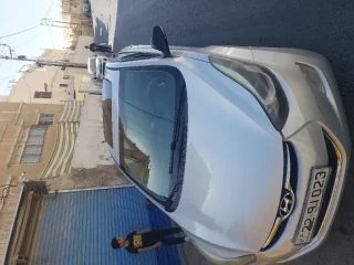 هونداي افانتي 2011 4