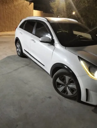 كيا نيرو هايبر 2018 3