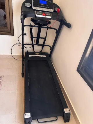 للبيع جهاز مشي (Treadmill) بحالة ممتازة 🏃‍♂️جهاز مشي عملي ومناسب للاستخدام المنزلي، 4