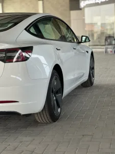TESLA MODEL 3  2022 6