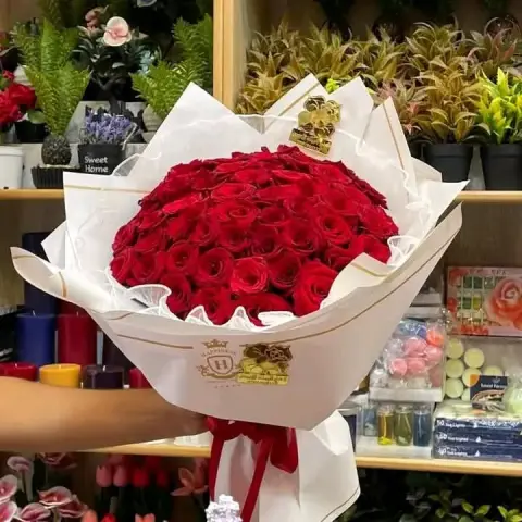 البيت الابيض للادوات المنزلية والازهار الطبيعية