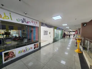 محل بموقع مميز ملاصق لأمنية وهايبرماكس