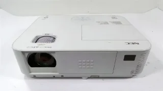 داتا شو مع شاشة عرض كهربائية 3