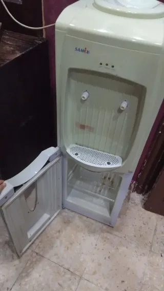 السلام عليكم يوجد كولر ماء جديده شبه وكاله استعمال خفيف جداً نوع الكولر سامكس الس