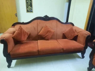 طقم كنب بحاله جيده للبيع 3