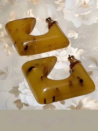 أقراط من  مجموعة مونيه طراز عتيق 10
