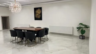 للايجار السنوي مفروشة فخمة جداً بجانب كومباوند الامعري وجامعة البتراء اعلى و ارقى 5