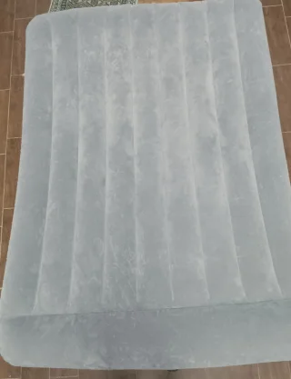 فرشة نفخ هوائية بالكهرباء صيني نخب اول مزوج شبه جديدة وبسعر المفرد 160×220