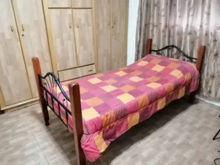 سرير حديد مستعمل بحالة ممتازة للبيع 3