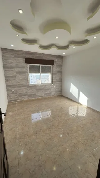 شقة سكنيه للايجار مميزه اطلاله فخمه جدا اربد