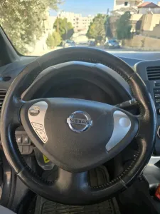 نيسان ليف ٢٠١٣ ٨ بار 9
