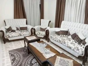 طقم كنب خشب زان ثقيل مكون من ٩ مقاعد نظيف وغير مدعوك 8
