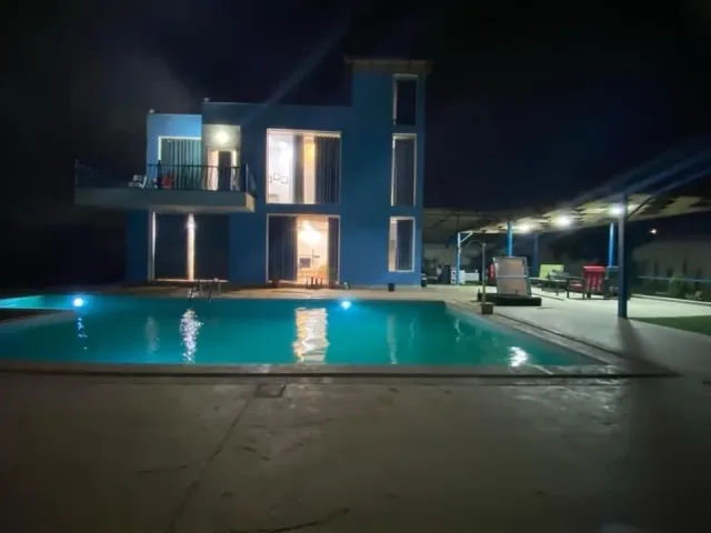 blue villa 2