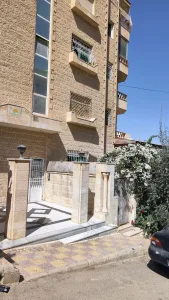 شقه سكنيه للأيجار الربعي في البتراوي خلف الاكاديميه الامريكيه
