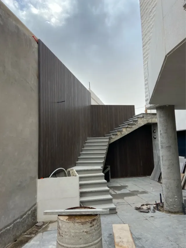اعمال قرميد وديكورات خشب خارجية
