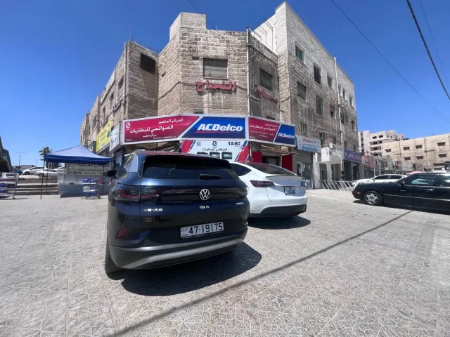 الصوالحي المتميز لخدمات السيارات و البطاريات 3
