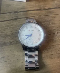 ساعة curren للبيع