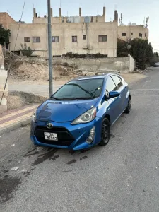 تويوتا بريوس سي للبيع