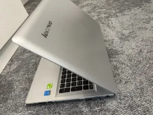 Laptop Lenovo لاب توب 5