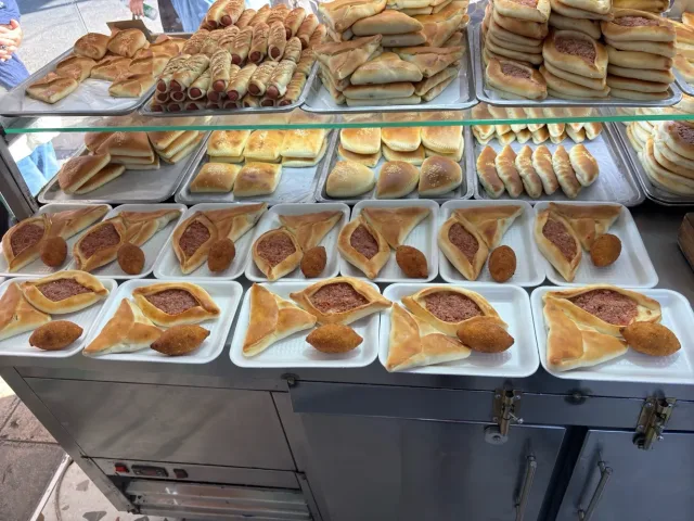 بيتزا ومعجنات فطوطه 2