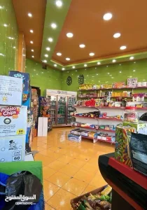 سوبر ماركت مجهز بالكامل جاهز للعمل للبيع بسعر مغري في انشط شوارع طبربور 4