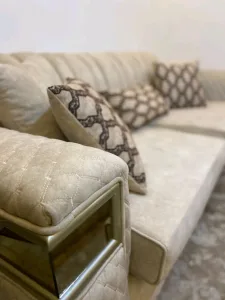 طقم كنبايات غرفة ضيوف بوضع ممتاز جدا للبيع بسعر مغري 4