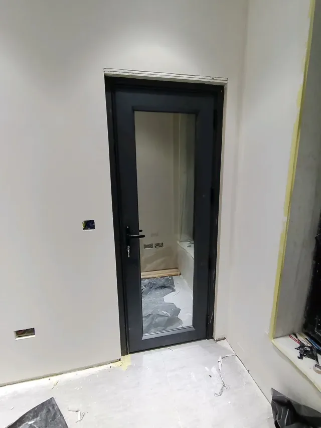 مشغل ابو قيس لكافة أعمال الألمنيوم والاباجورات 6