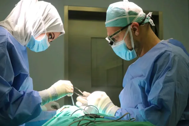عيادة د.عصام الخاروف لطب وجراحة العيون 7