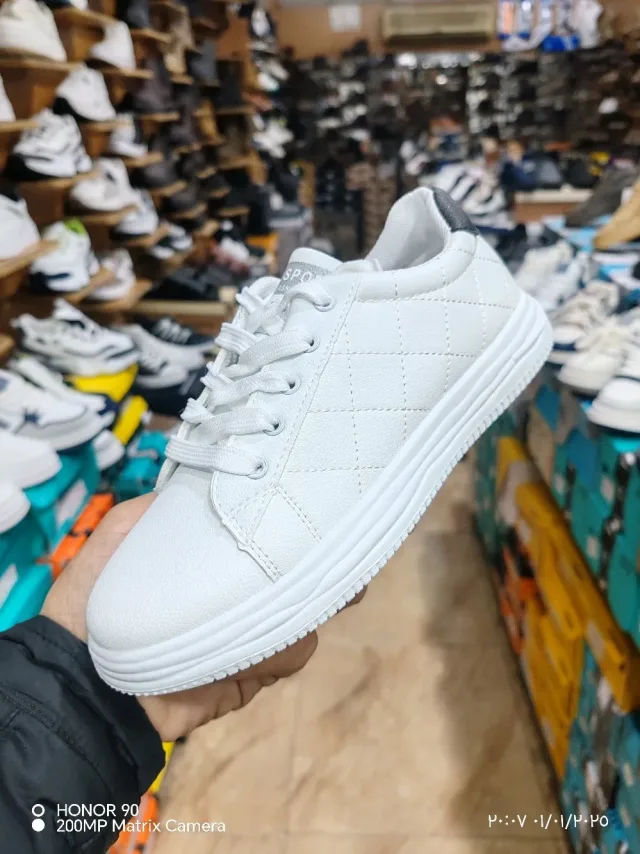 G. SHOSE 3